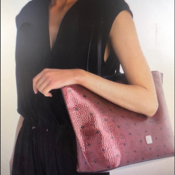 MCM Metallic Visetos Leather ToteBag - Picture 4 of 4